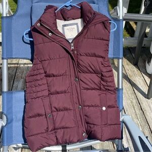 Hooded Abercrombie and Fitch puffer vest